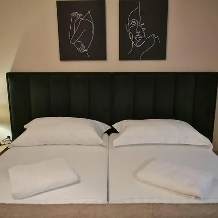Apartament Gevin's *